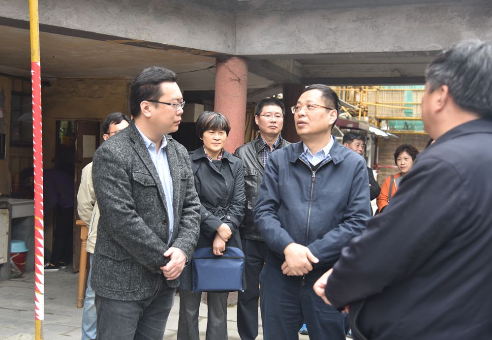 鲍书记检查历保工地.jpg